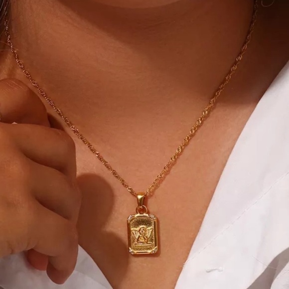 NEW 18K GOLD ANGEL PENDANT DIAMOND NECKLACE, NICE NECKLACE, CUTE NECKLACE - Picture 3 of 5